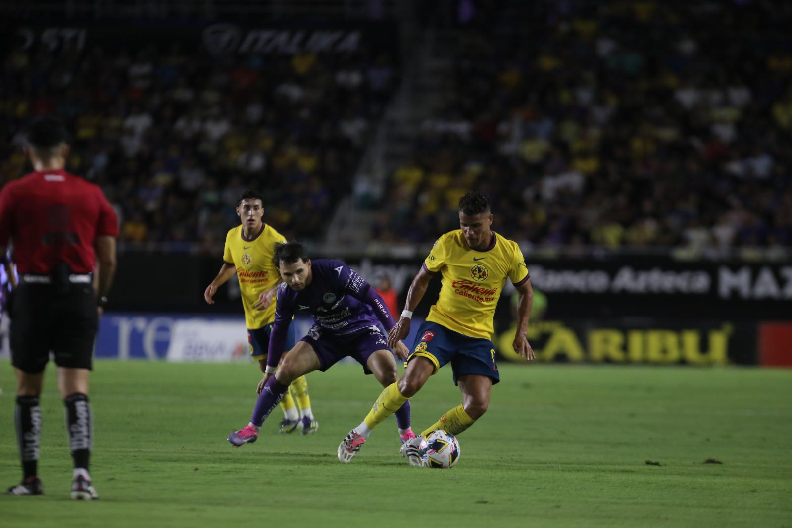 $!Vive Mazatlán FC ‘noche de terror’ ante América en El Encanto