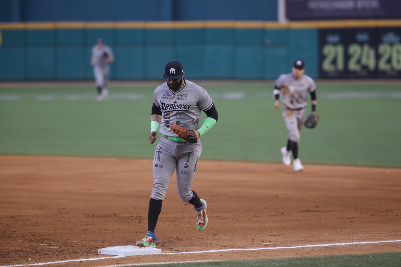 $!Sultanes evita barrida en el puerto ante Venados