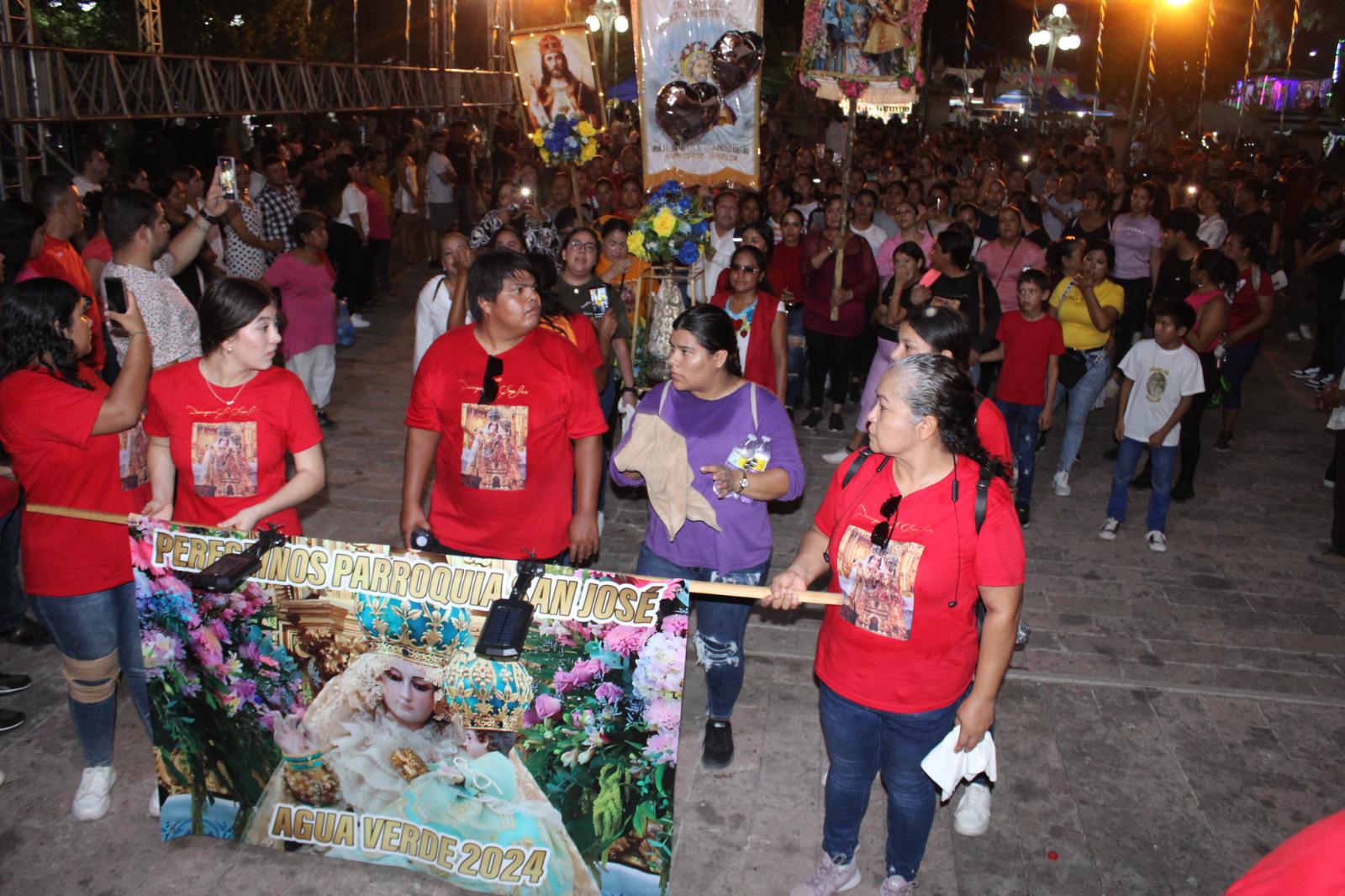 $!Con fe, peregrinan vecinos de Agua Verde hasta el santuario de Nuestra Señora del Rosario