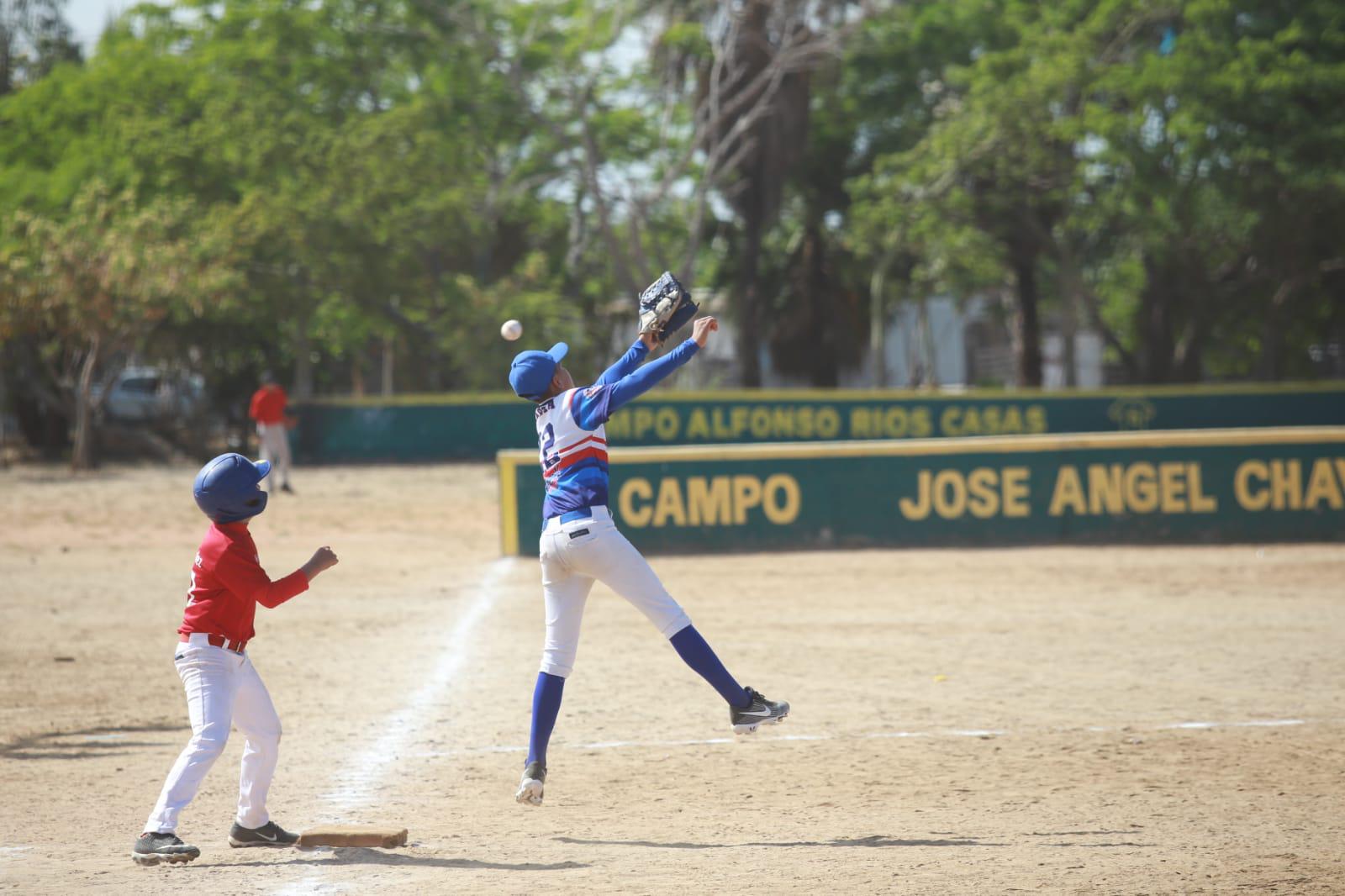 $!Disputados partidos se viven en Torneo Distrital y Nuevos Valores