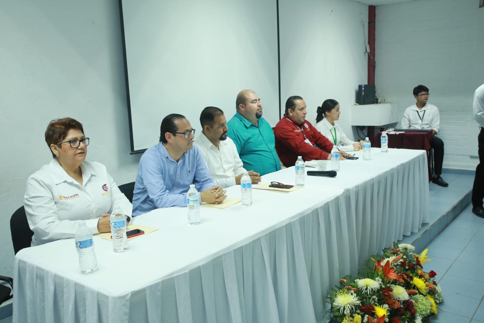 $!Exponen ante alumnos del CBTIS 51 el Gran Acuario Mar de Cortés