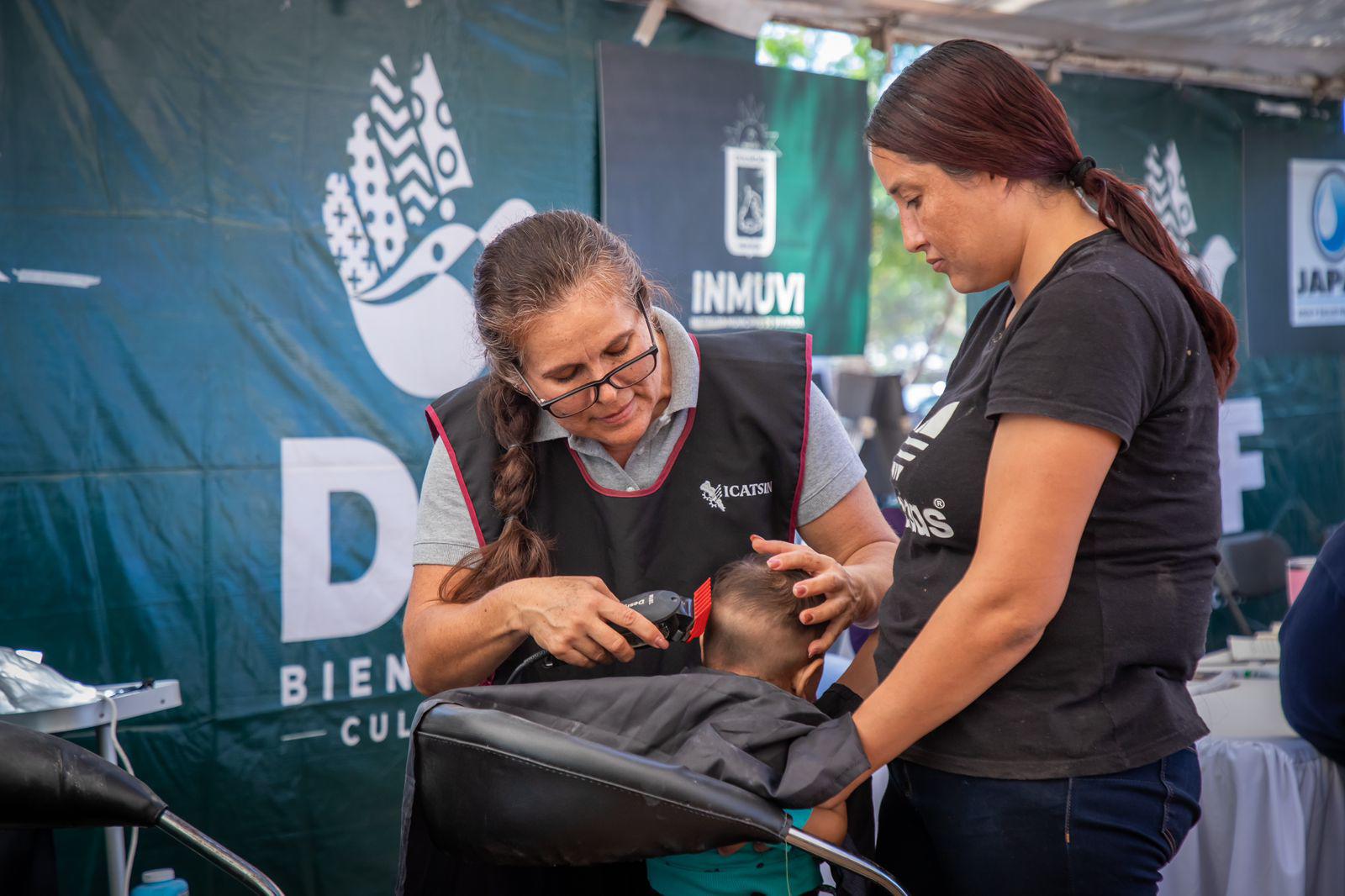 $!Llegan Jornadas de Bienestar al poblado de Las Flores, en Culiacán