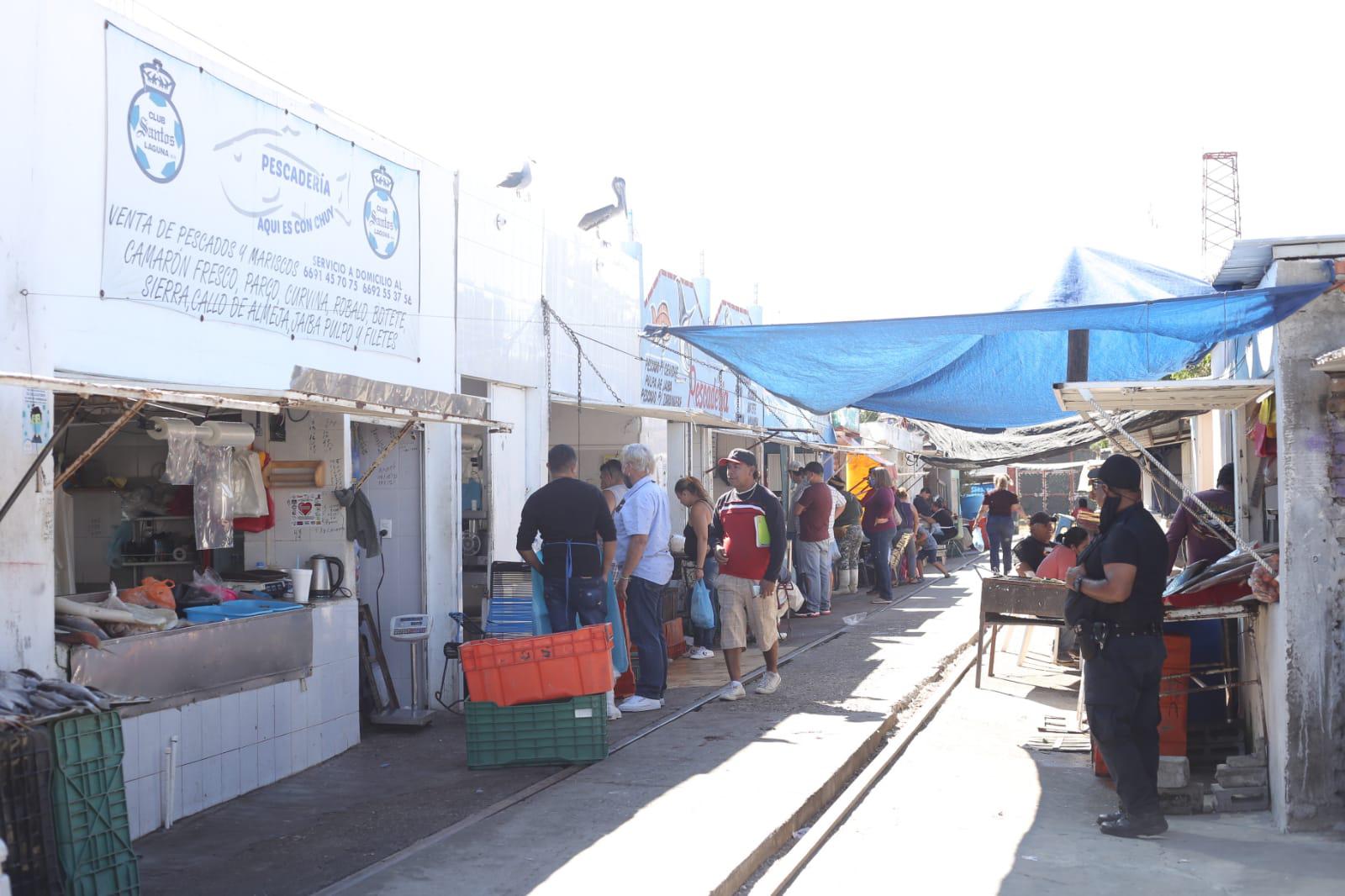 Expendedores de mariscos reportan buenas ventas en los últimos días en  Mazatlán