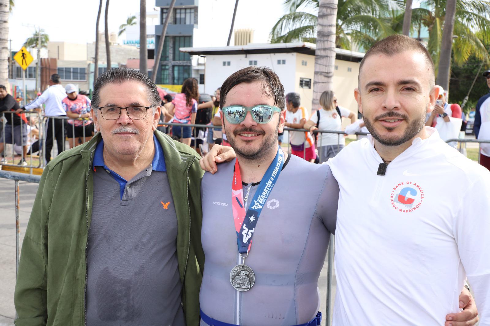 $!Óscar Tirado Garzón con sus hijos Christian y Óscar Tirado.