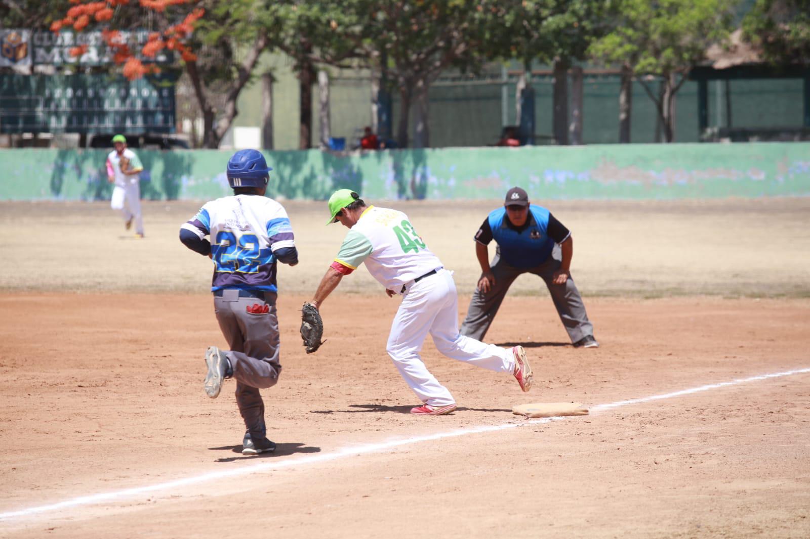 $!Covec se perfila al título de la Liga de Beisbol 40 años