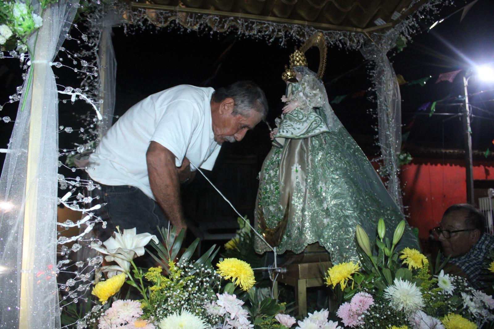 $!Rodolfo mantiene desde hace 50 años la promesa de ‘amarrar’ a la Virgen de Loreto en Cacalotán