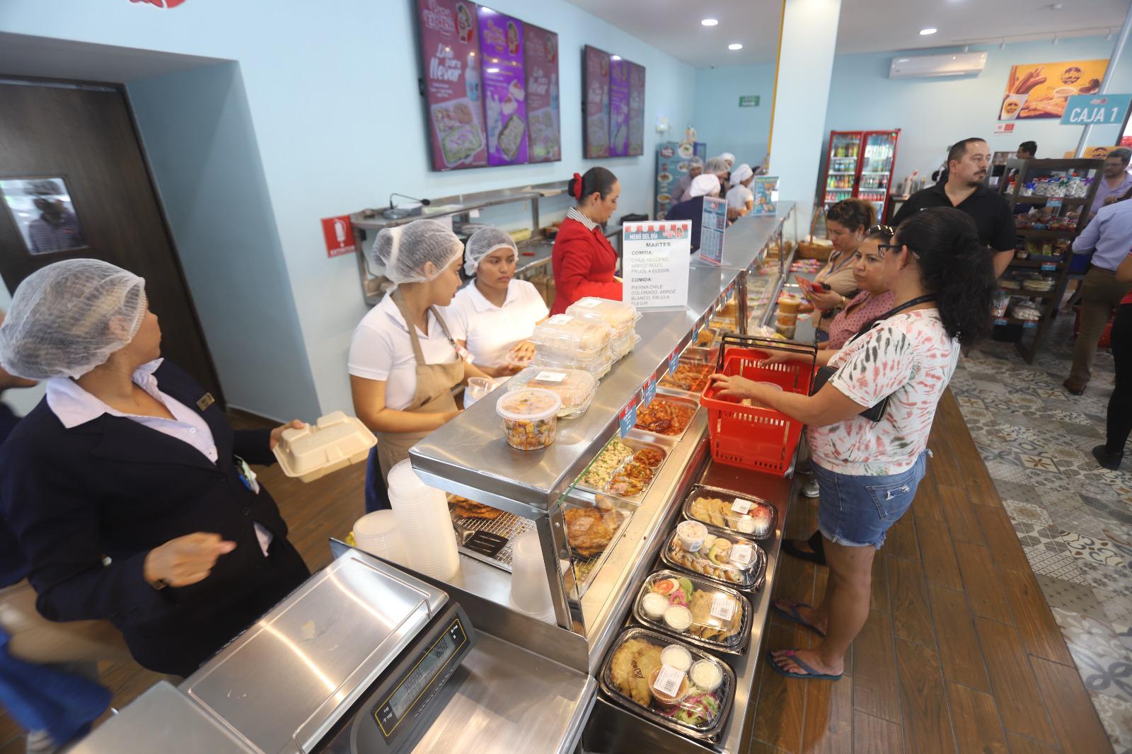 $!Inauguran primer Pana Express en Mazatlán y nueva sucursal de Pastelerías Panamá en Plaza Acaya