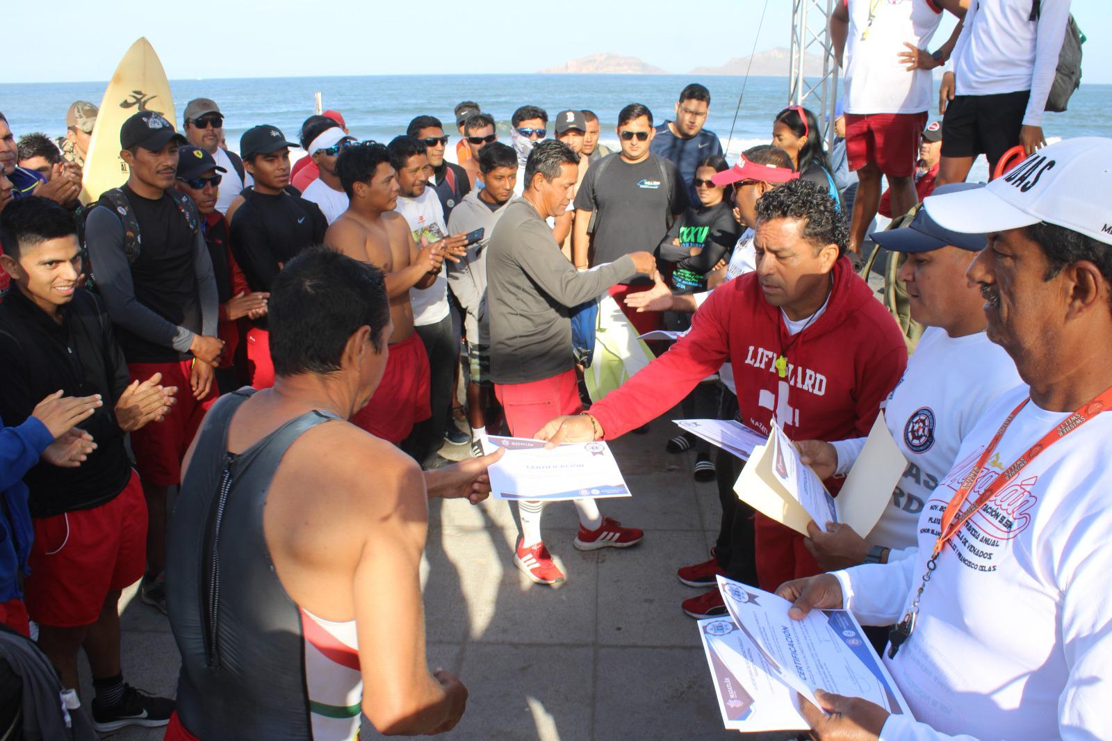 $!Salvavidas de Mazatlán, listos para la Semana Santa