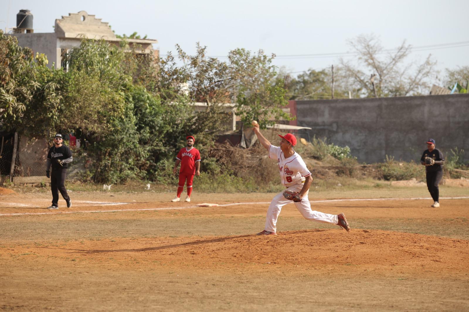 $!Hotel El Cid encabeza Liga de Meseros al Bat