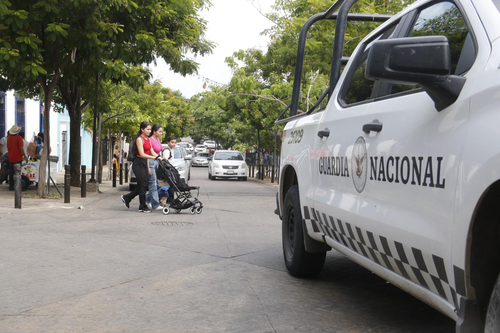 $!Patrulla y vigila la Guardia Nacional en zona Centro y escuelas en Culiacán