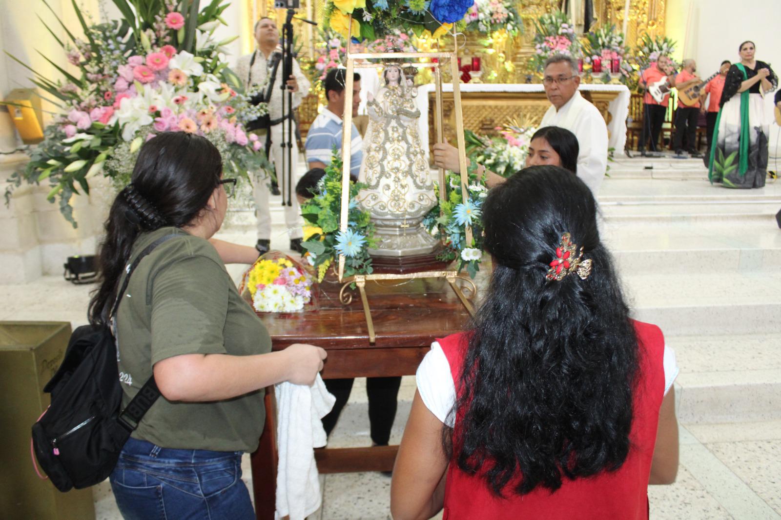 $!Con fe, peregrinan vecinos de Agua Verde hasta el santuario de Nuestra Señora del Rosario