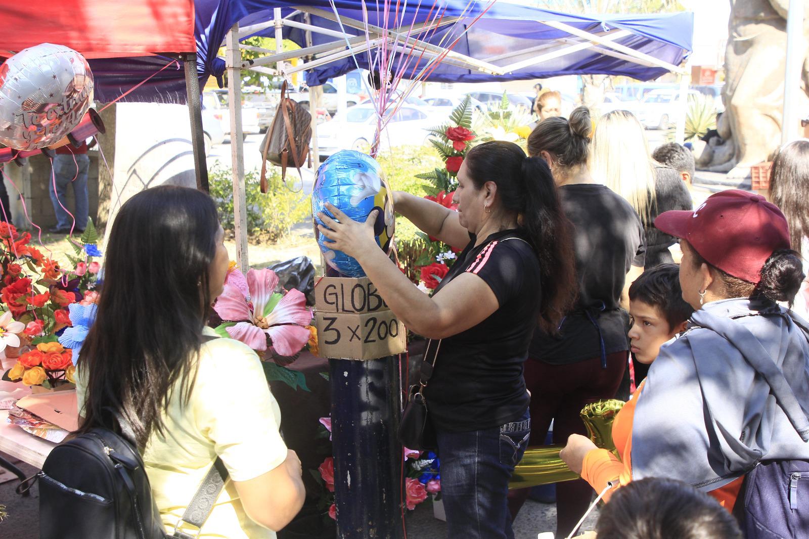 $!Comerciantes de Culiacán solicitan apoyo al Ayuntamiento por bajas ventas en Día de Muertos