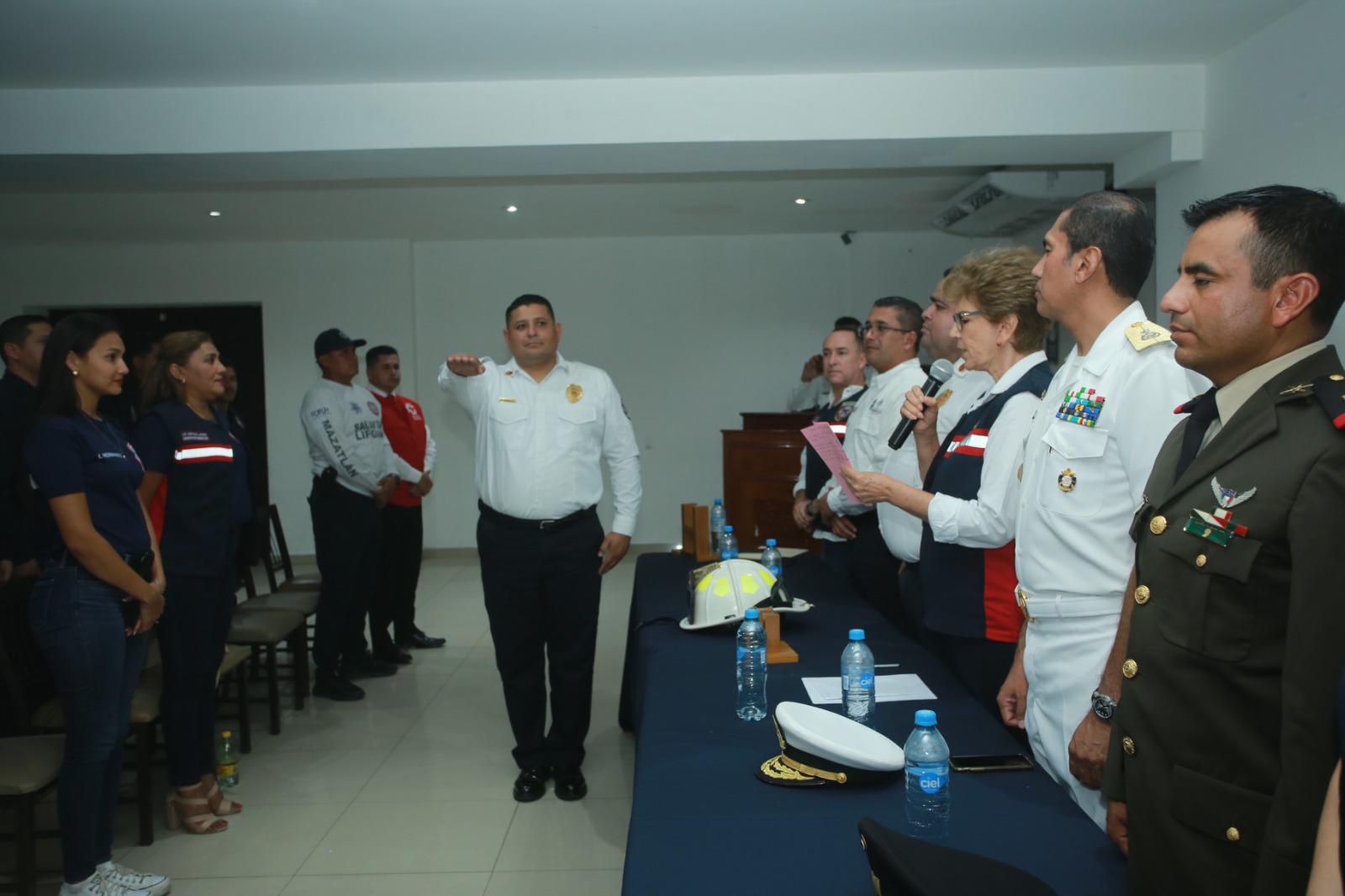 $!Saúl Robles es el nuevo comandante de Bomberos Mazatlán