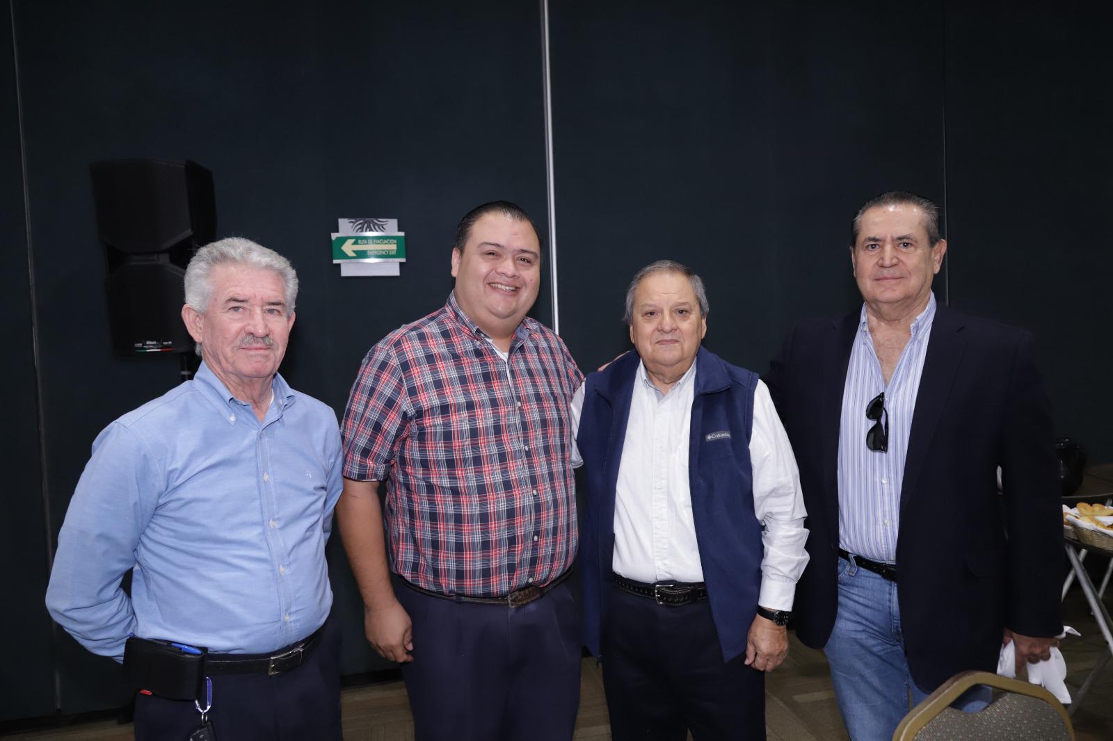 $!César Arroyo, Daniel y Amadeo Sánchez y José Luis Velarde.