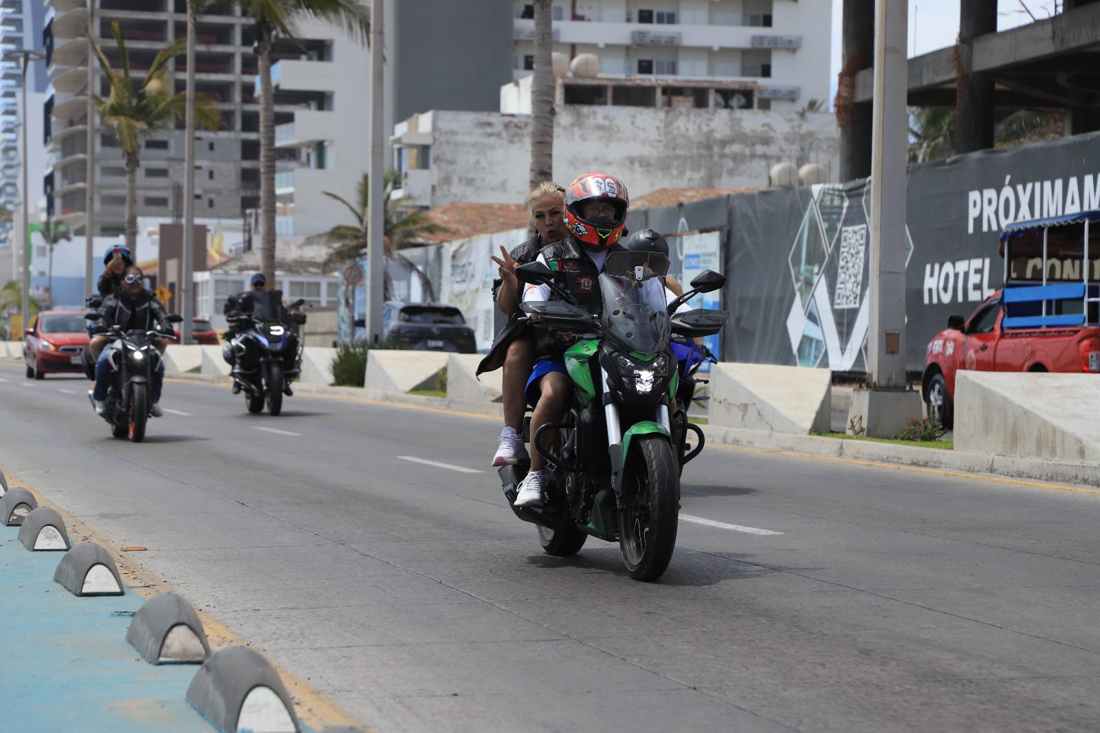 $!Caballos de acero invaden Mazatlán en Semana de la Moto