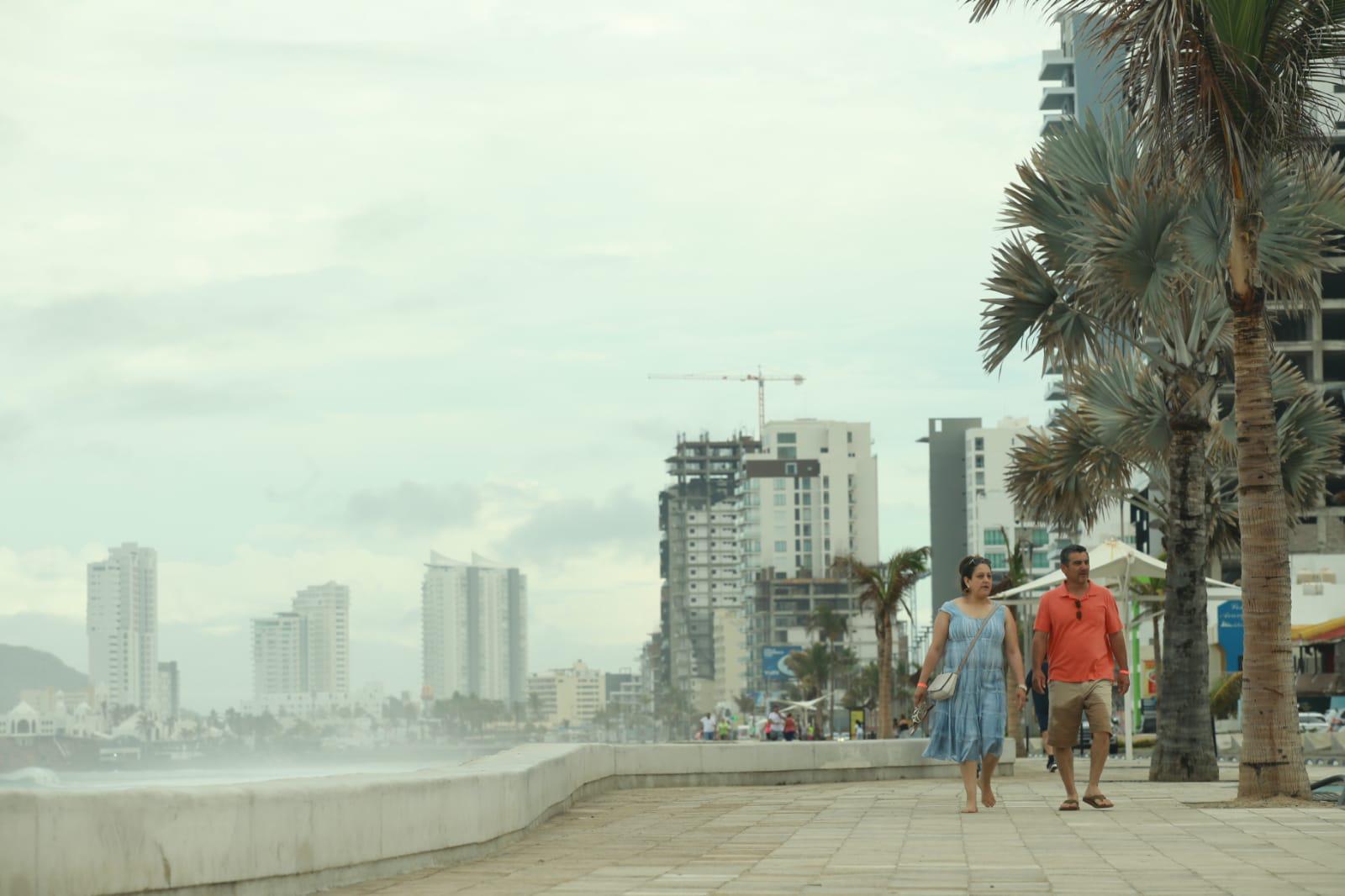 $!Vigilarán Monitores Ambientales zonas de playa de Mazatlán