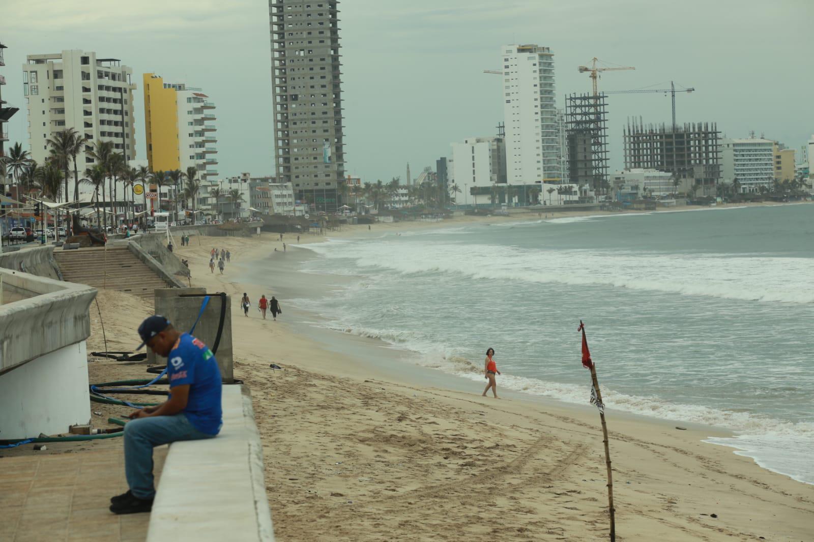 $!Vigilarán Monitores Ambientales zonas de playa de Mazatlán