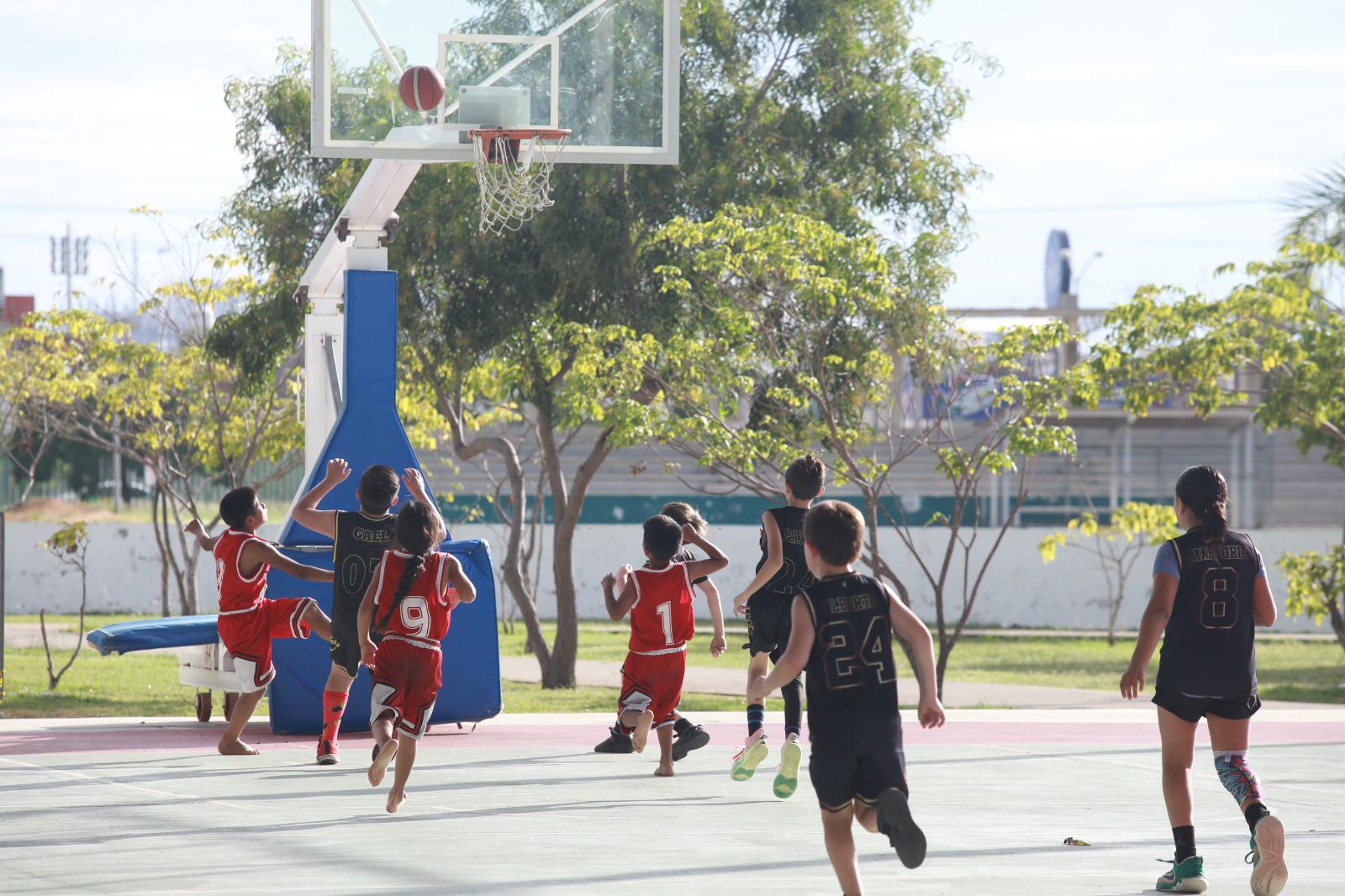 $!Niños Triquis hacen de las suyas en Olimpiada Indígena