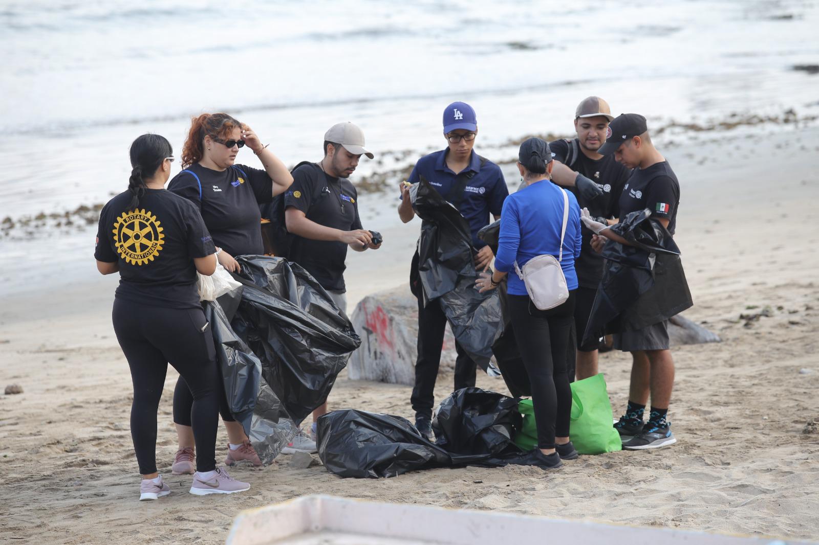 $!Celebran el Día Mundial de los Océanos con mega limpieza de playas, en Mazatlán