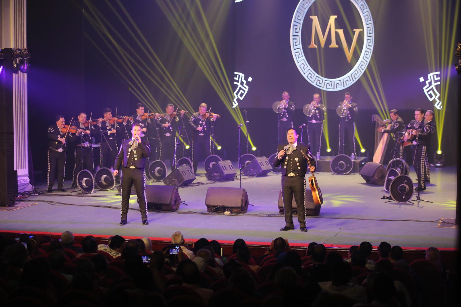 $!Se presentó con éxito en Mazatlán, al ofrecer el concierto de su tour “Mexicano desde la Raíz”.