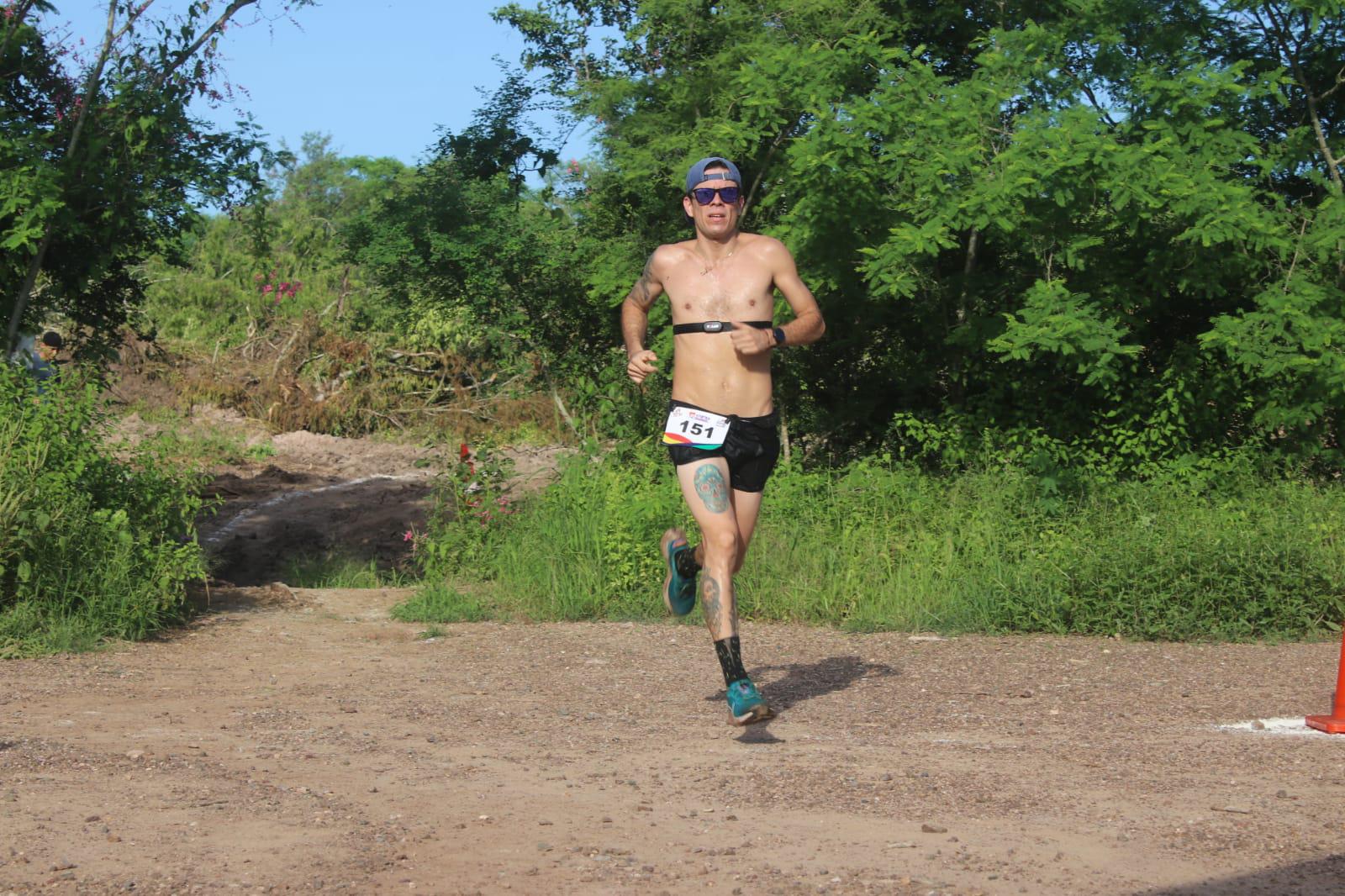 $!Mirna Gallegos y José Ángel Favela conquistan los 17K de la Carrera Trail Run Mazatlán