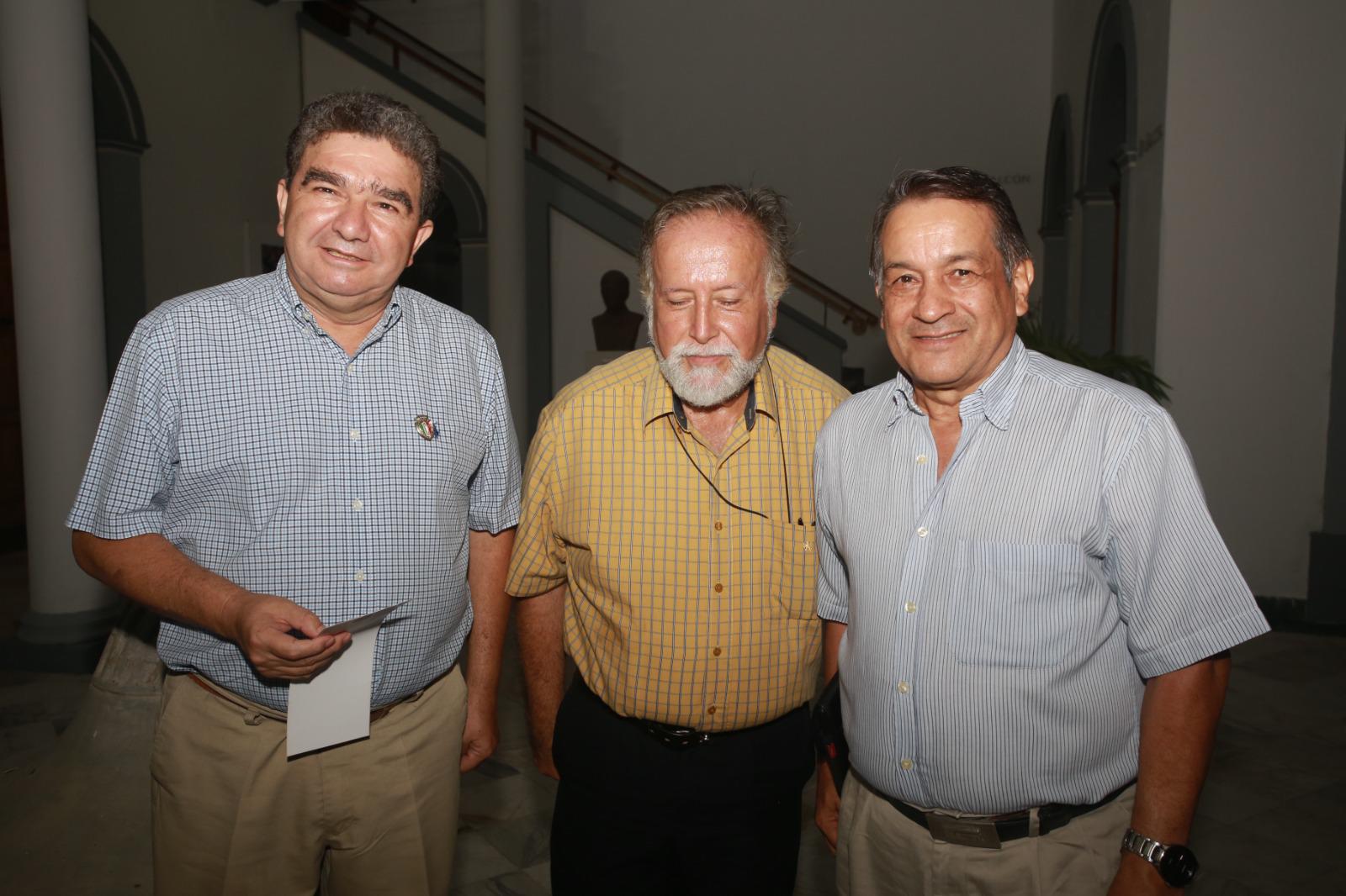 $!El Padre Carlos Abraham Zamora, Eugenio López y el Padre Carlos Custodio.