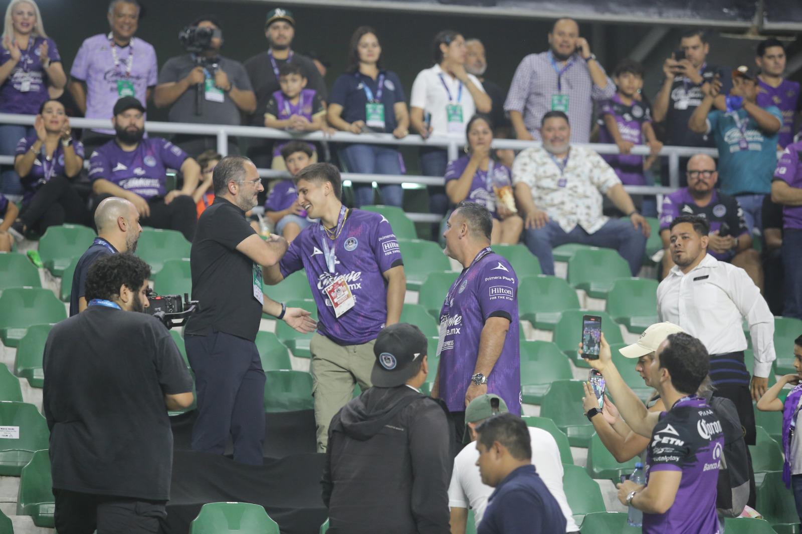 $!Homenajea Mazatlán FC a Marco Verde y Radamés Hernández en el Encanto