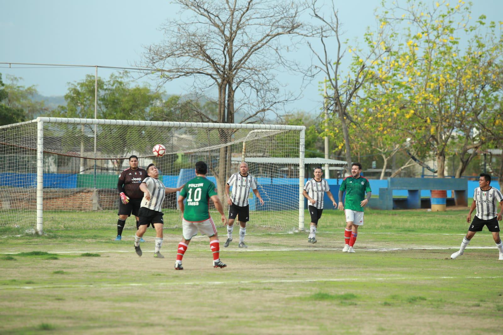 $!Visane-Ramada acecha la cima del Futbol Intermédicos