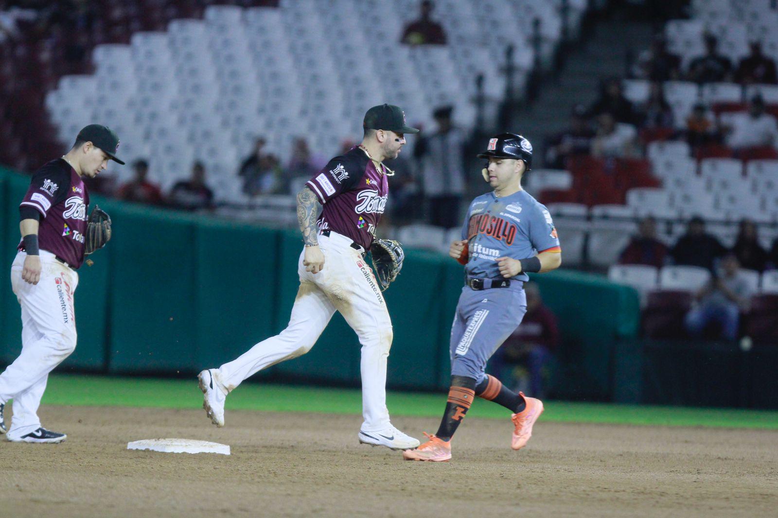 $!Tomateros de Culiacán liga derrotas en casa, al caer ante Naranjeros de Hermosillo