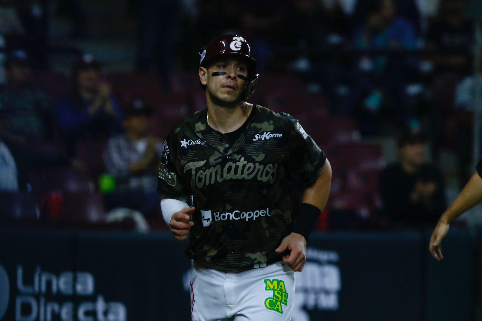 $!Naranjeros se lleva el primero del Clásico en Culiacán