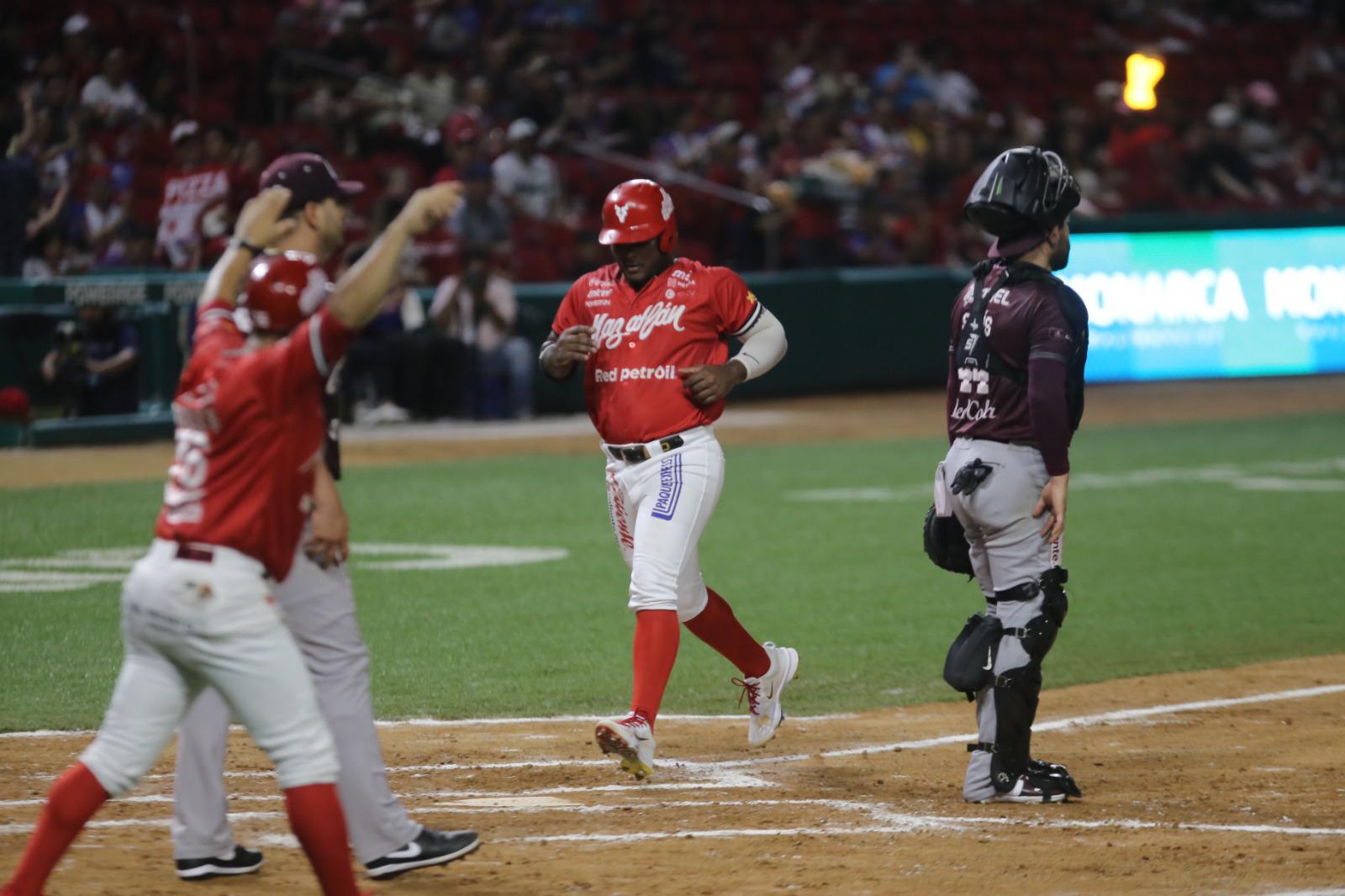 $!Tomateros aprovecha descontrol y aumenta racha ganadora