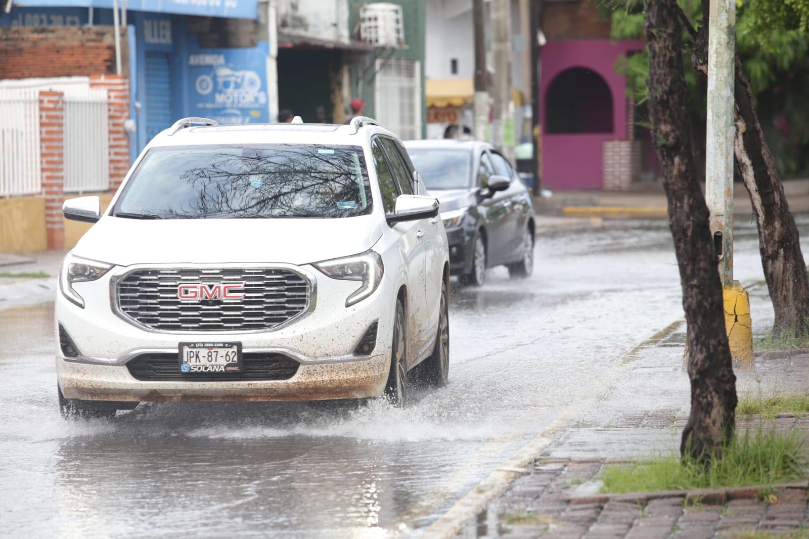 $!Lluvias deja de nuevo zonas encharcadas en diferentes partes de Mazatlán