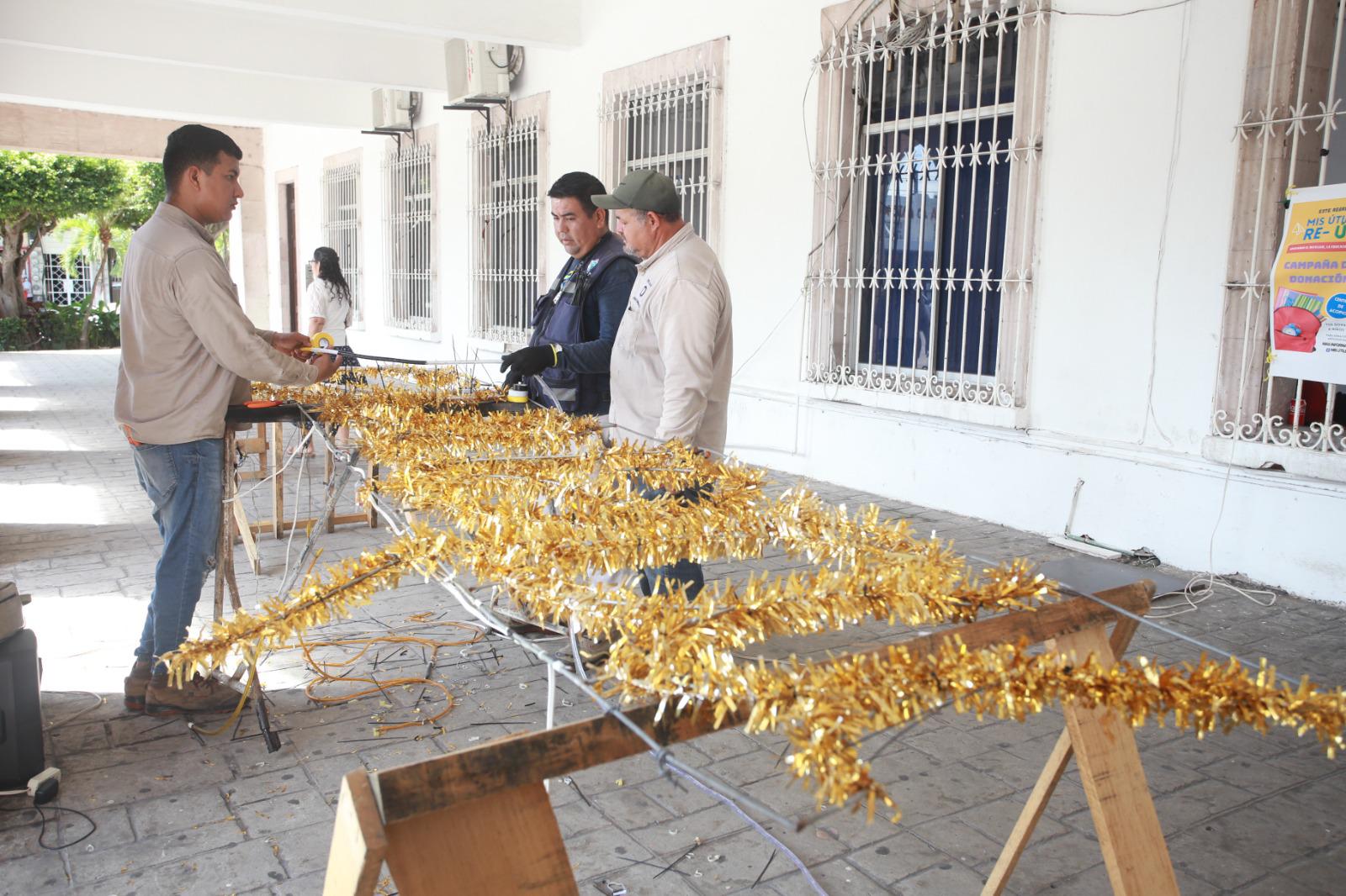 $!Se ponen patrióticos en el Ayuntamiento de Mazatlán