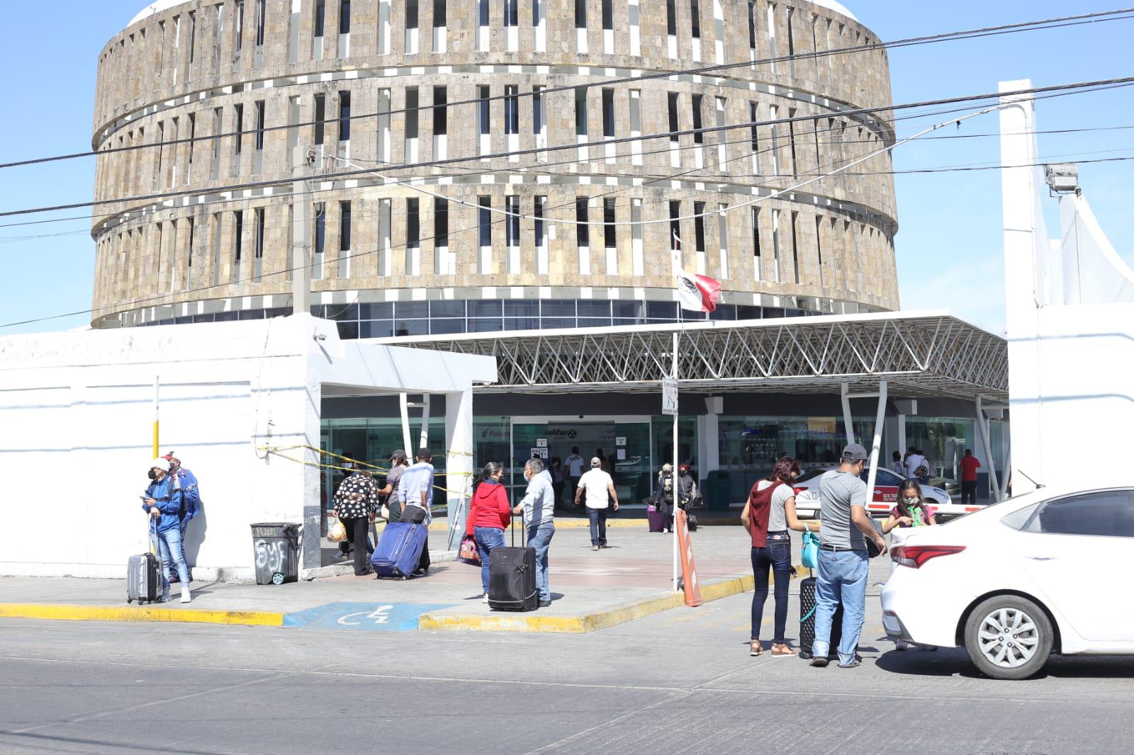 $!En la Central de Autobuses de Mazatlán esperan llegada de más de mil personas al día por Carnaval