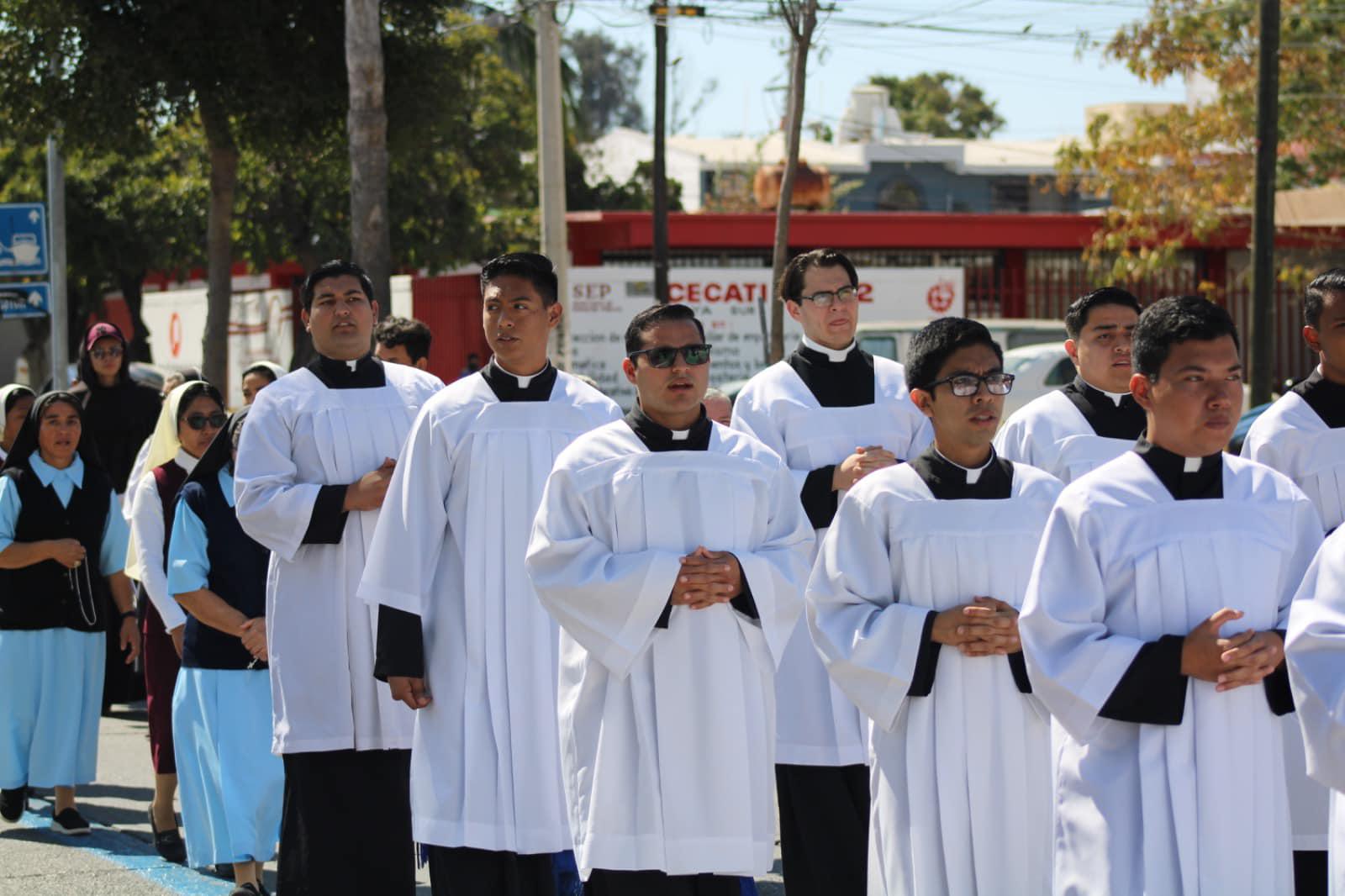 $!Acuden feligreses de Mazatlán a tomar la Ceniza