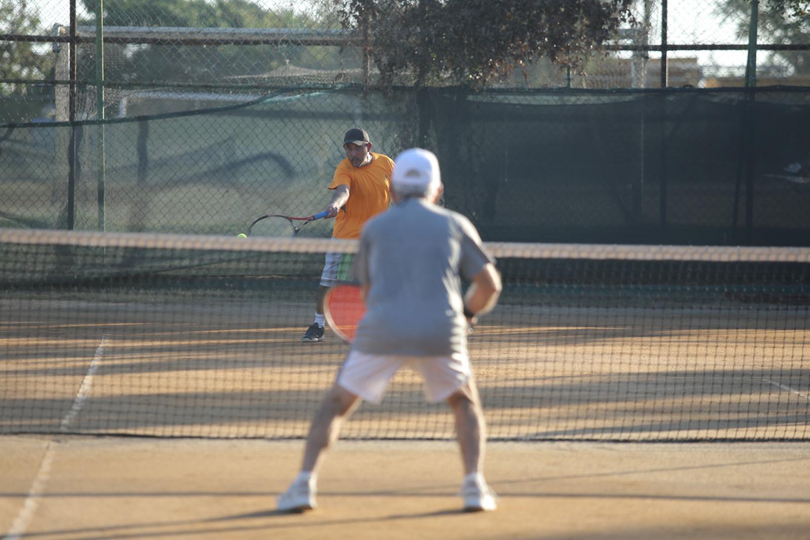 $!Conquistan parejas los pavos en Torneo de Tenis del Muralla