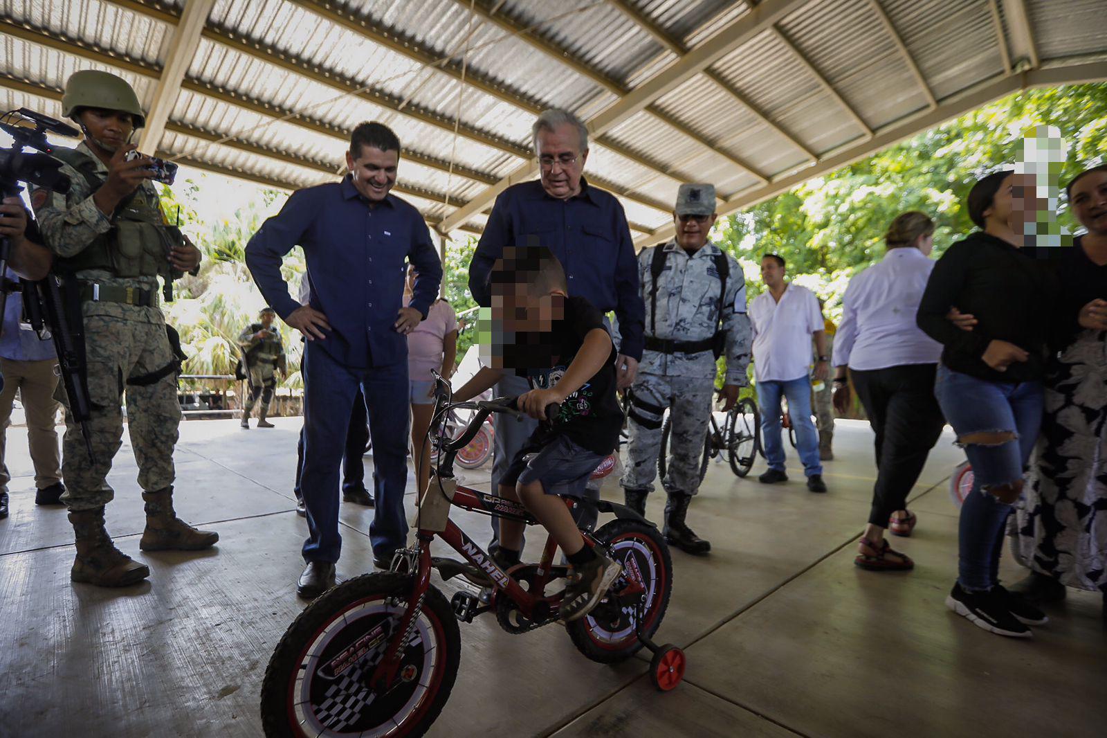 $!Rocha Moya encabeza brigada especial de apoyo a Sinaloa Municipio