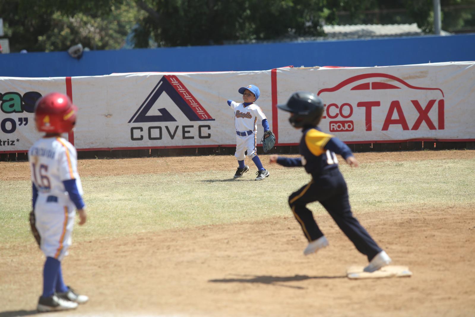 $!Minatitlán despacha a Liga Muralla y lo deja fuera de las semifinales en el Nacional Pañalitos