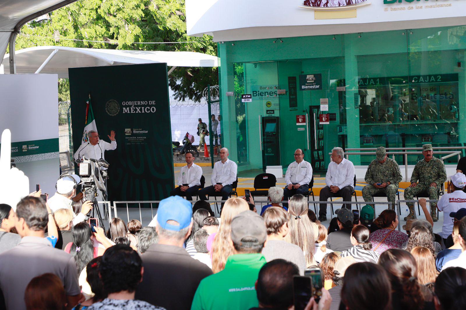 $!Recibe AMLO las construcciones del Banco del Bienestar desde Culiacán