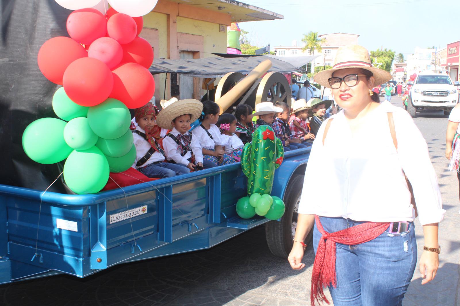 $!Niños de Preescolar de Rosario adelantan festejo revolucionario con desfile y kermés