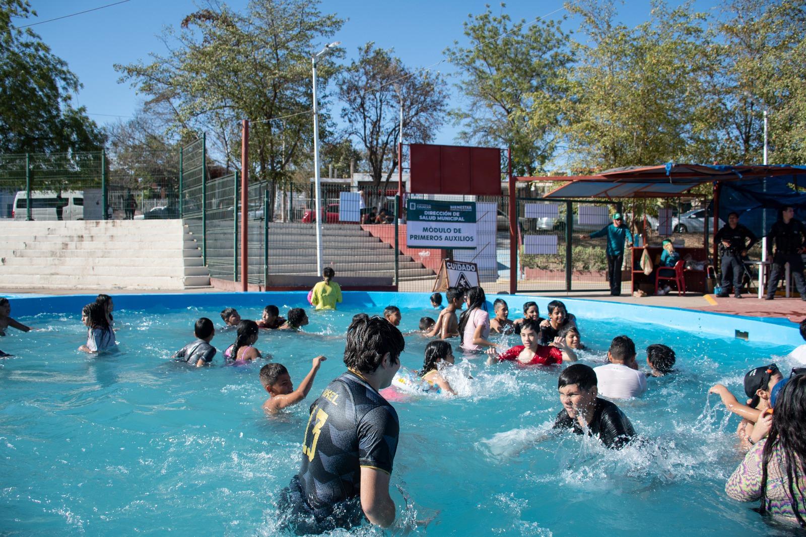 $!Familias de Culiacán disfrutan balnearios y parques en la ciudad