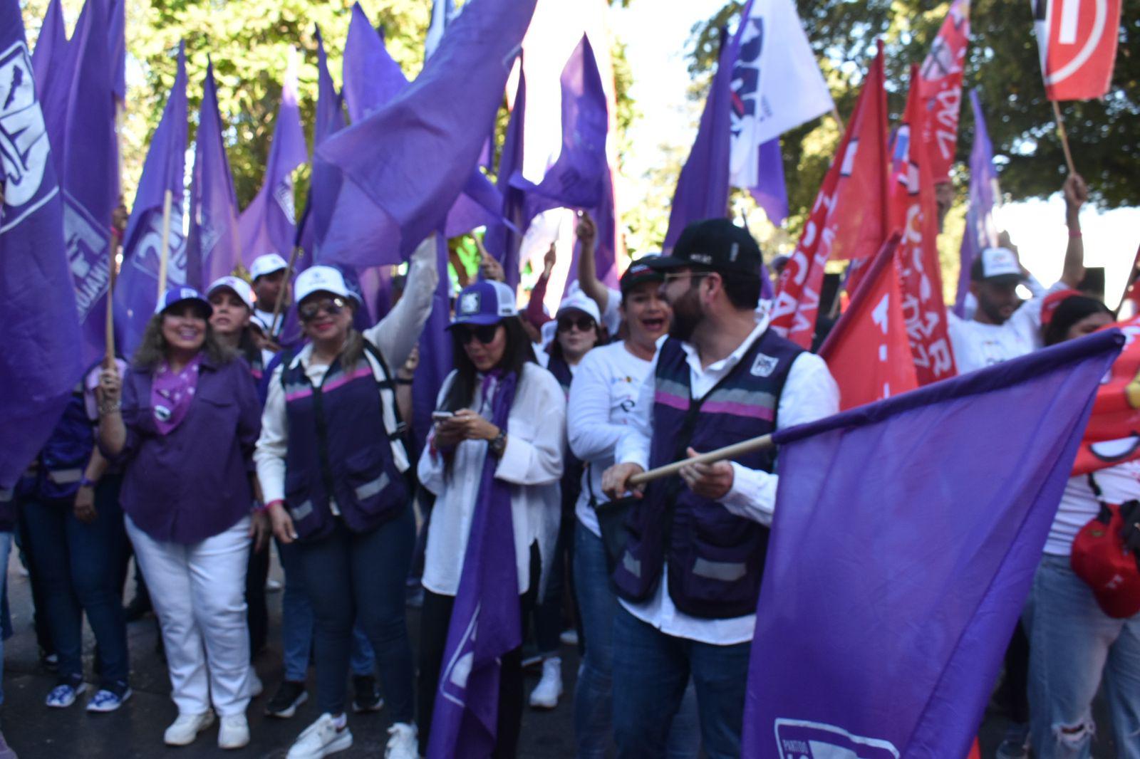 $!Así se vivió el debate de los candidatos al Senado desde afuera de las instalaciones del INE