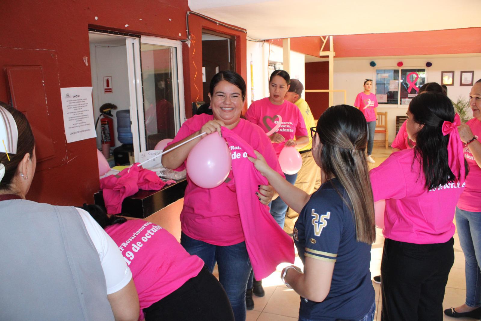 $!En Rosario, marchan de rosa para crear conciencia sobre el cáncer de mama