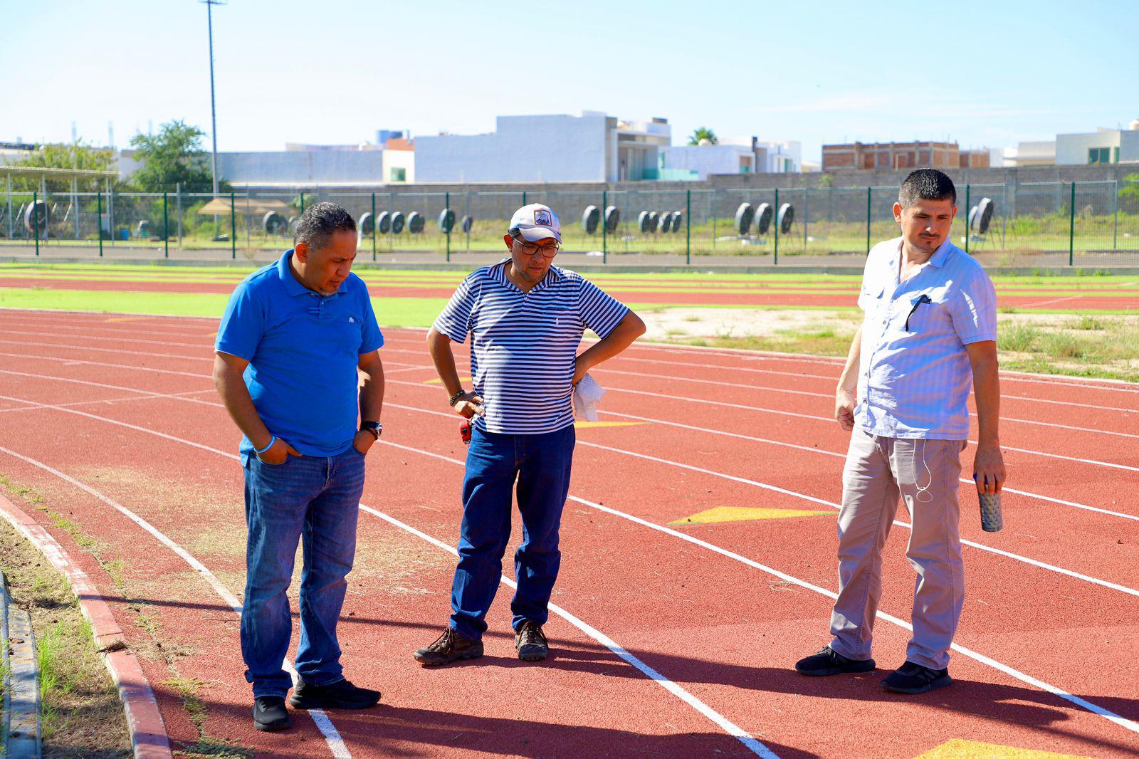 $!Inician trabajos de rehabilitación de pista de atletismo del CAR