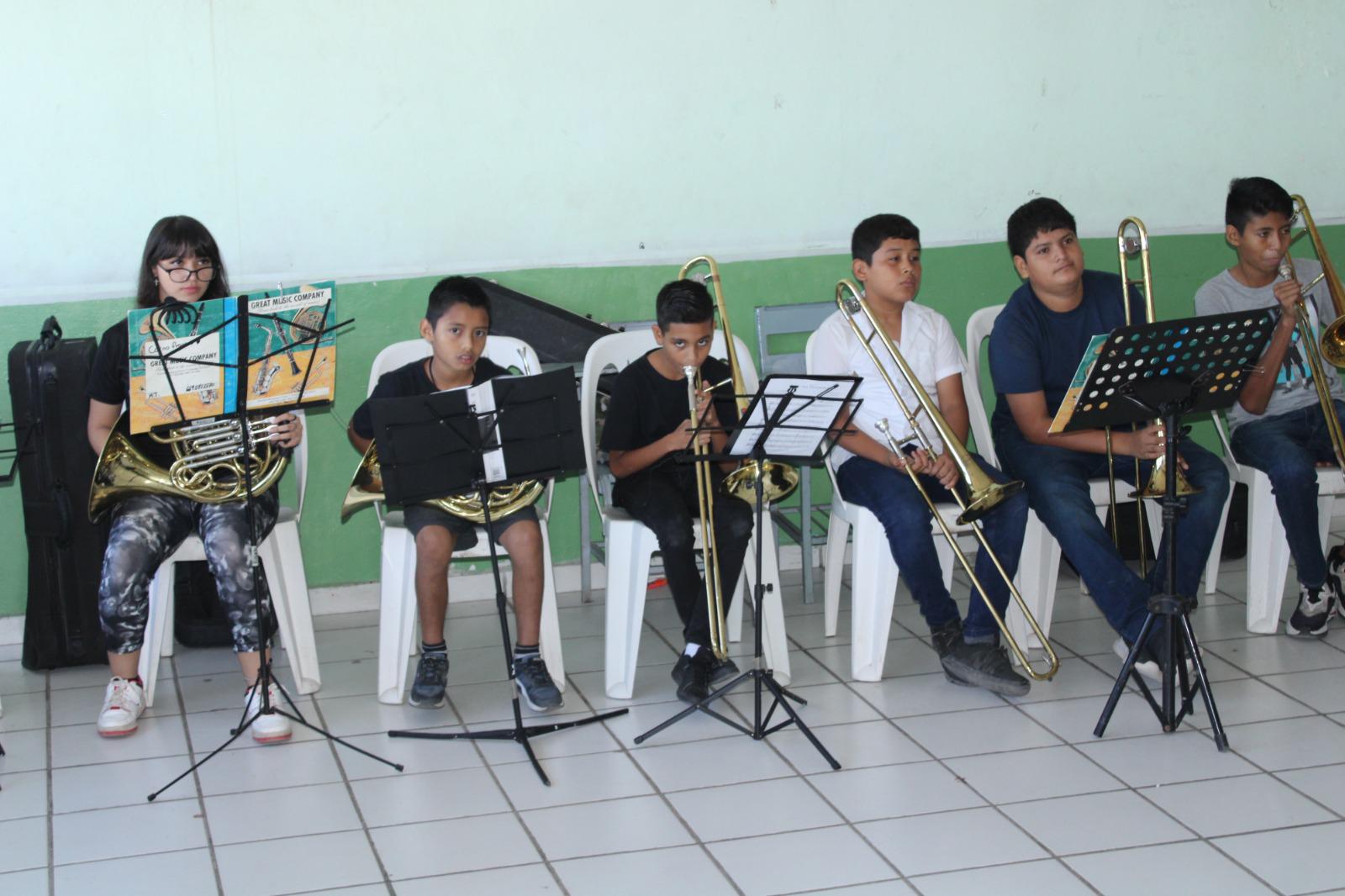 $!Armonía en El Rosario: Agrupaciones musicales del sur se reúnen para su presentación en Mazatlán