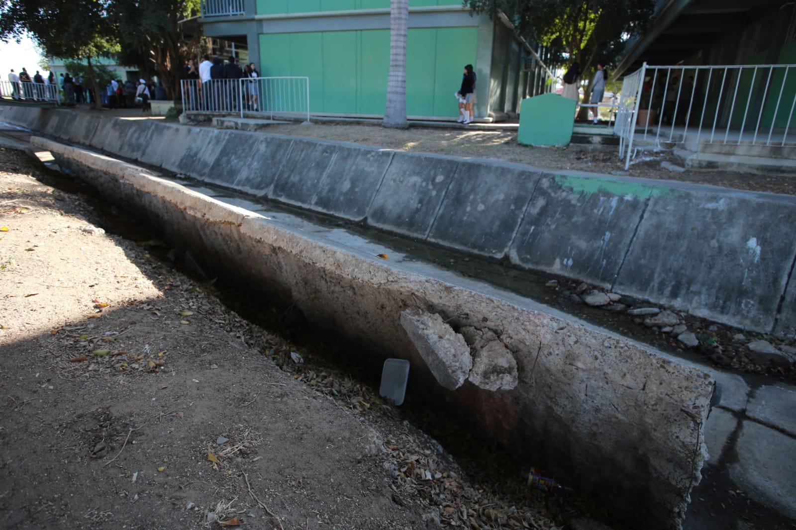 $!Pide Cobaes 95 reparar el canal pluvial de Las Mañanitas