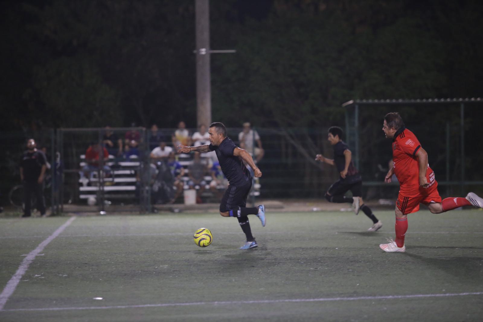 $!Federales FC sella su pase a semifinales en la Liga de Futbol Superveteranos