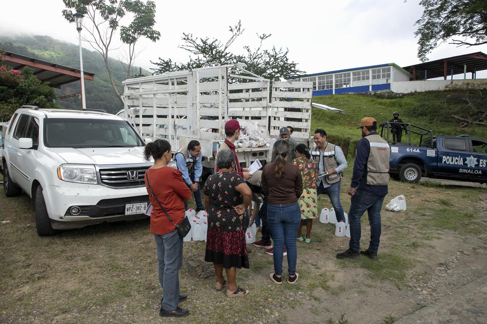 $!En Concordia, Sebides y Seguridad entregan despensas y regresan a sus hogares familias desplazadas por la violencia