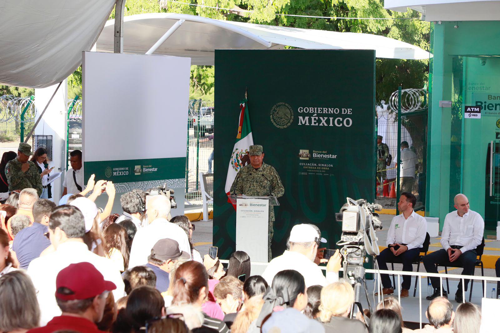 $!Recibe AMLO las construcciones del Banco del Bienestar desde Culiacán