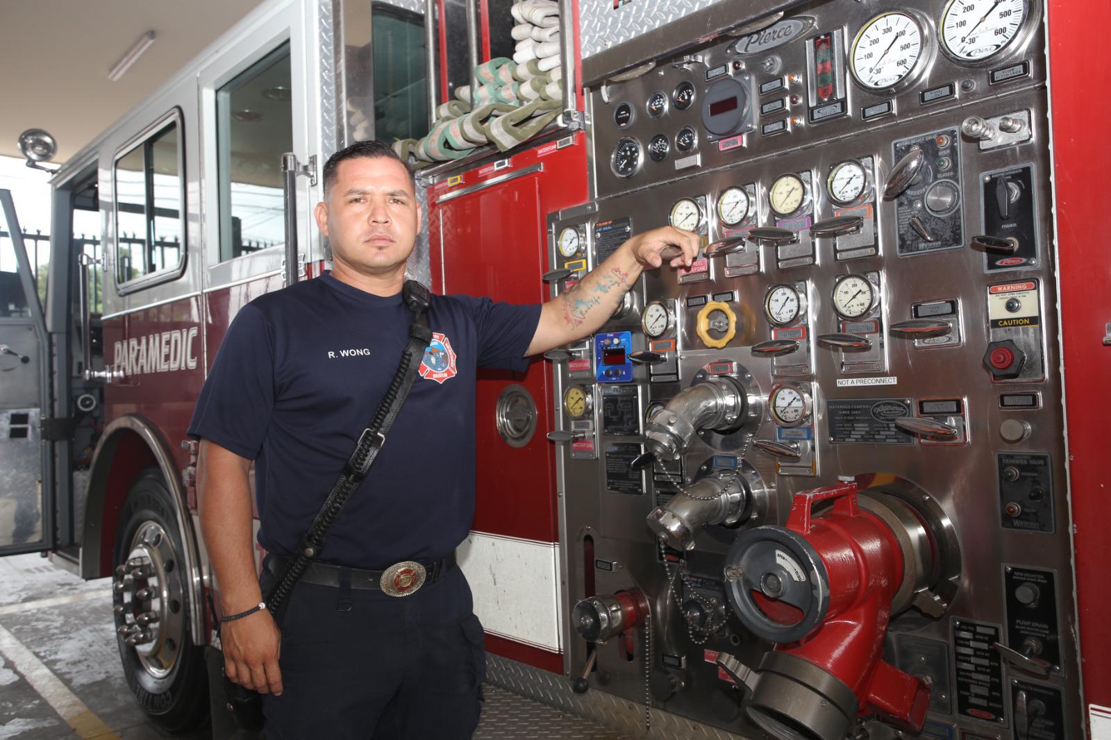 $!‘Ser bombero para mí significa valor y coraje’: Roberto Antonio Wong Berúmen